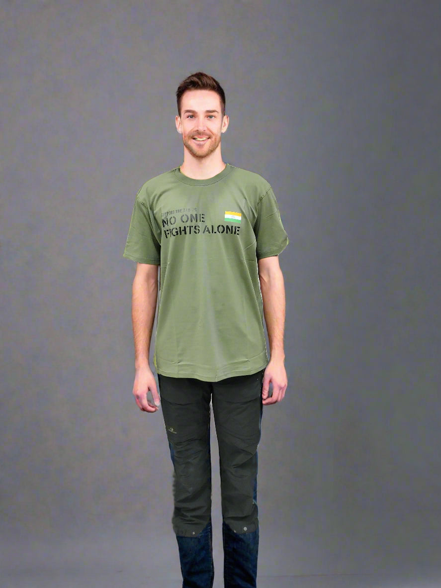 ADVENTURE HUT T-SHIRT OLIVE GREEN NO ONE FIGHTS ALONE ADVENTURES