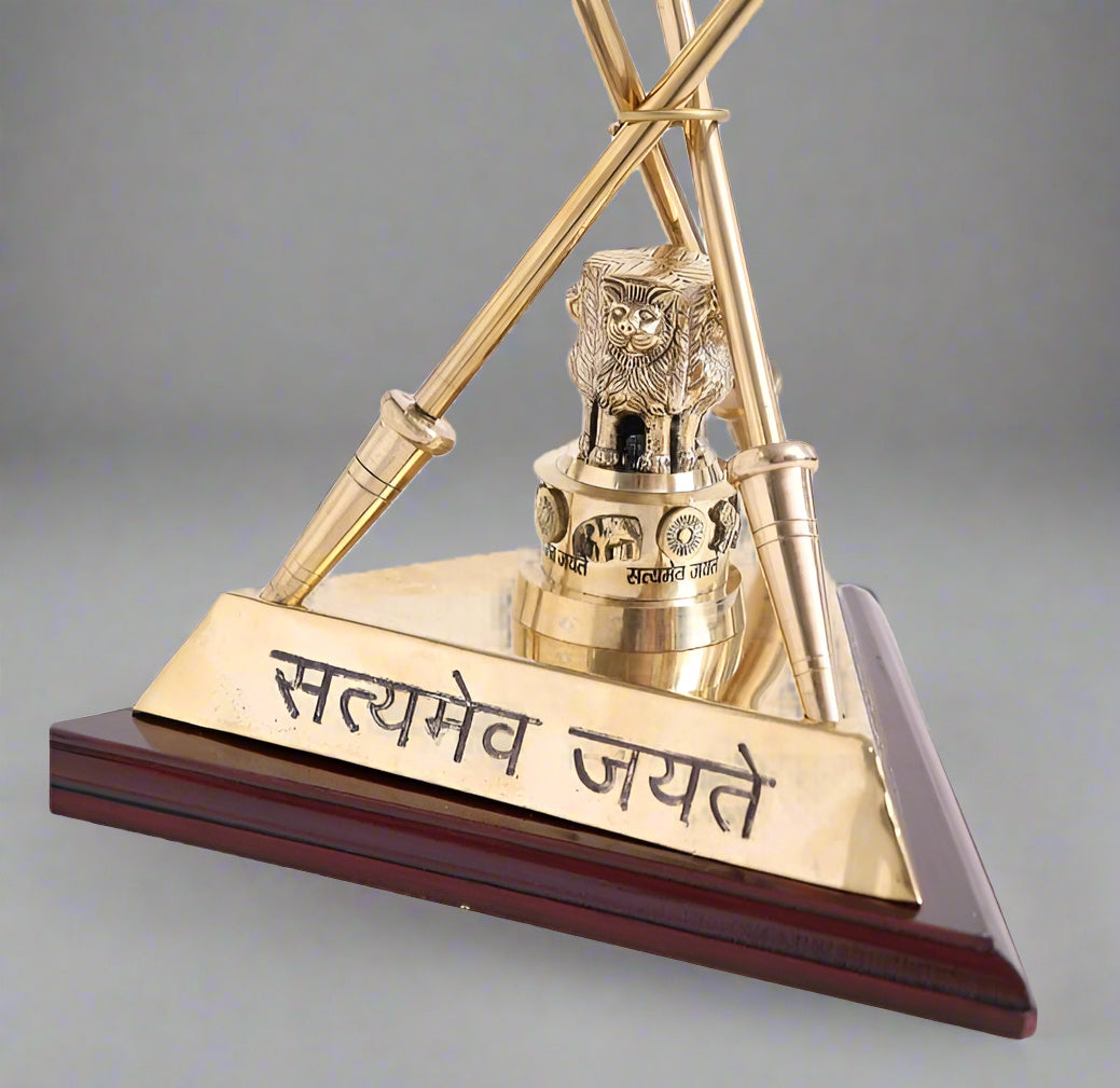 BRASS TABLE FLAG STAND(TRIANGULAR)